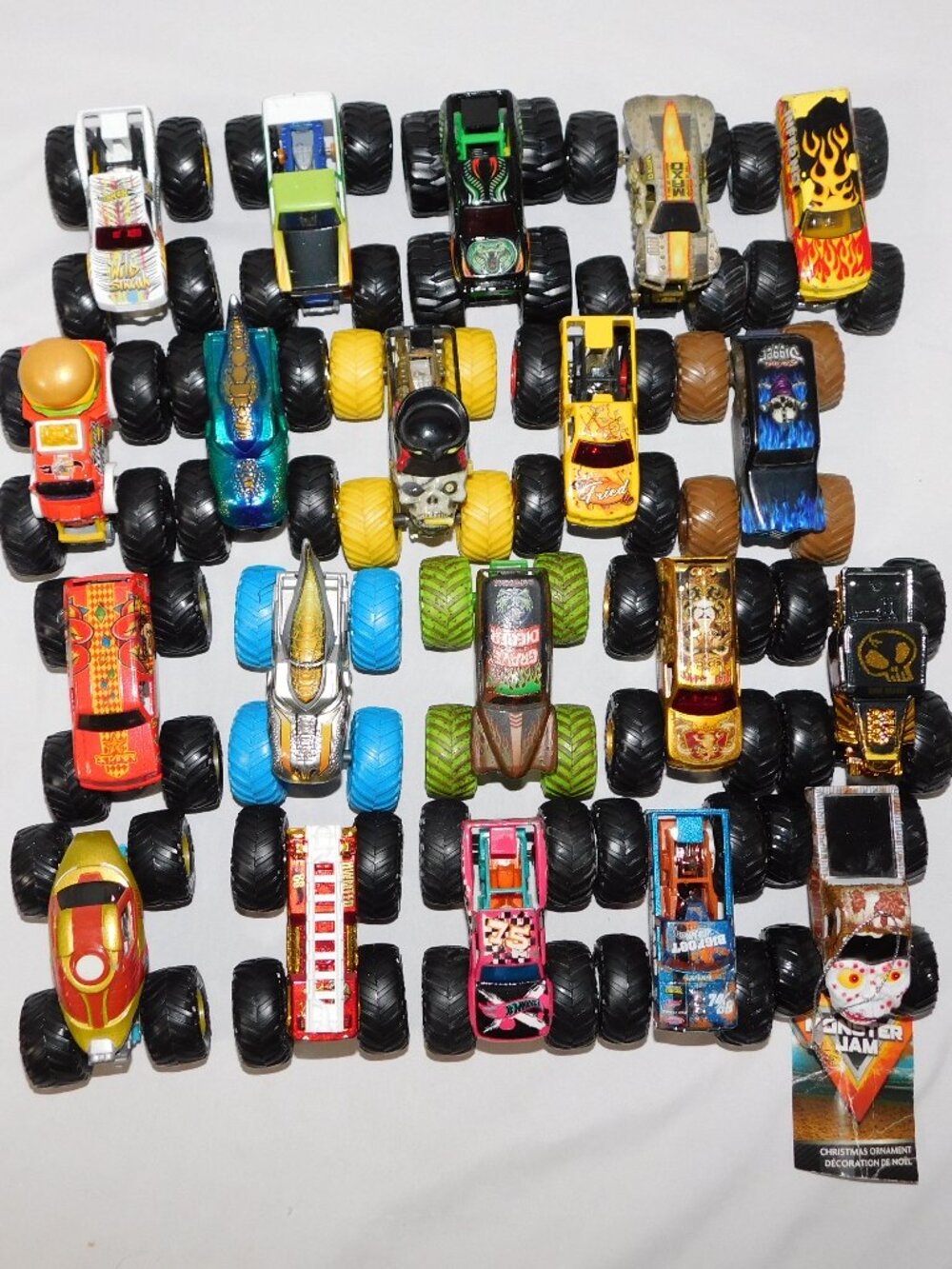 Lot 19 Monster Jam Trucks Spin Master Hot Wheels + Bonus Xmas Ornament